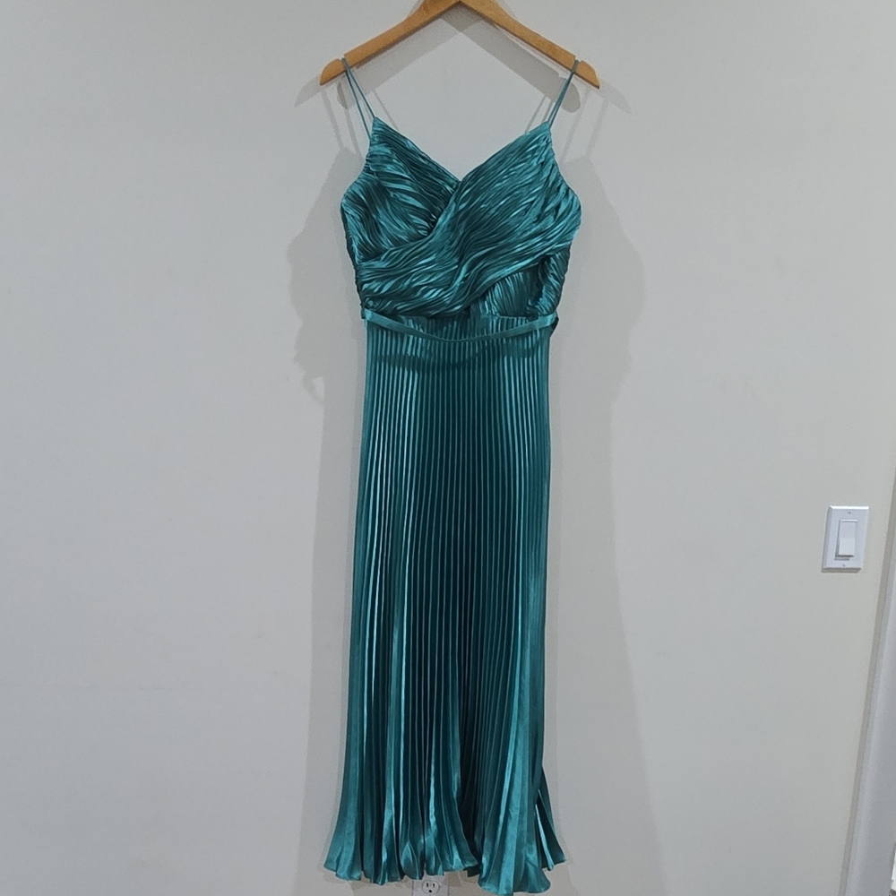 Betsy & Adam teal pleated satin midi dress V-neck sleeveless size 10